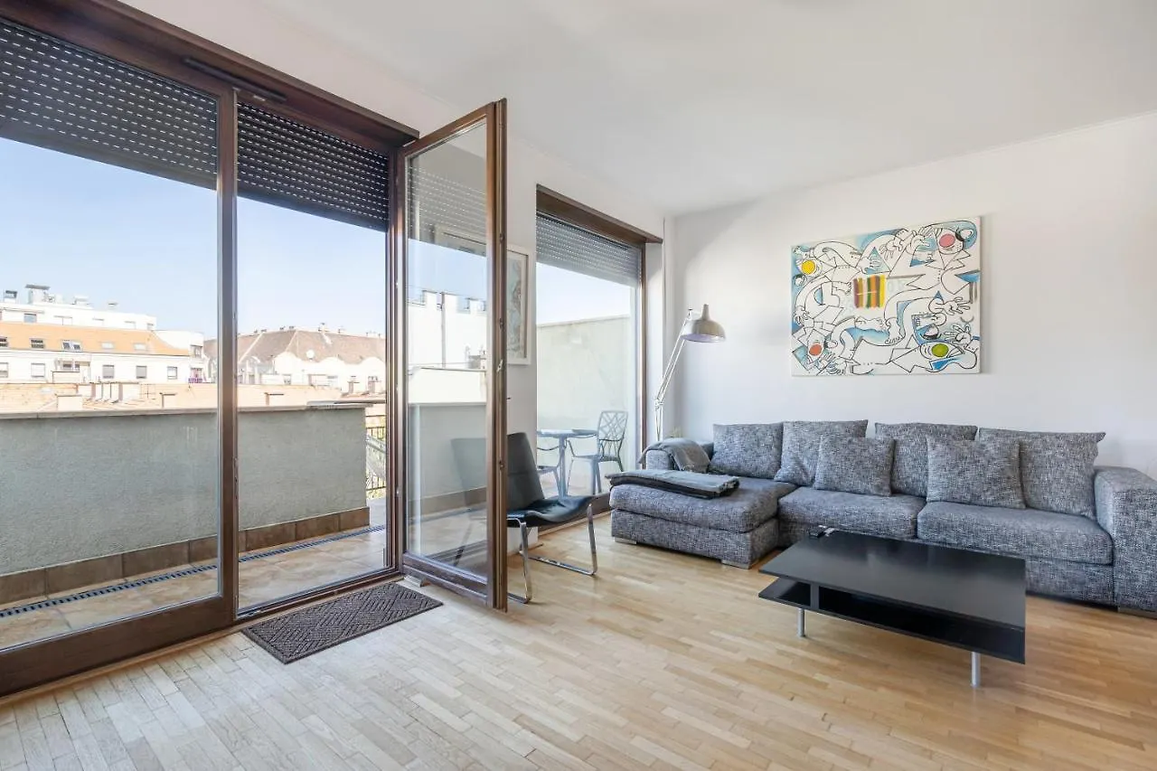 Panoramic Penthouse With Rooftop Terrace & Parking For 2 Cars Budapest