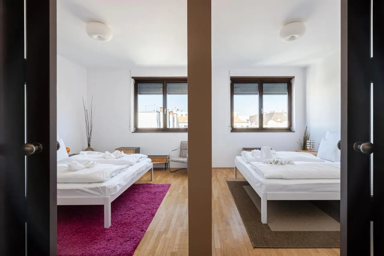 Panoramic Penthouse With Rooftop Terrace & Parking For 2 Cars Budapest Appartamento